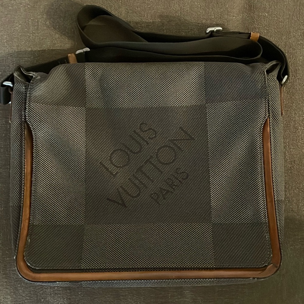 Louis Vuitton Terre Damier Geant Messenger